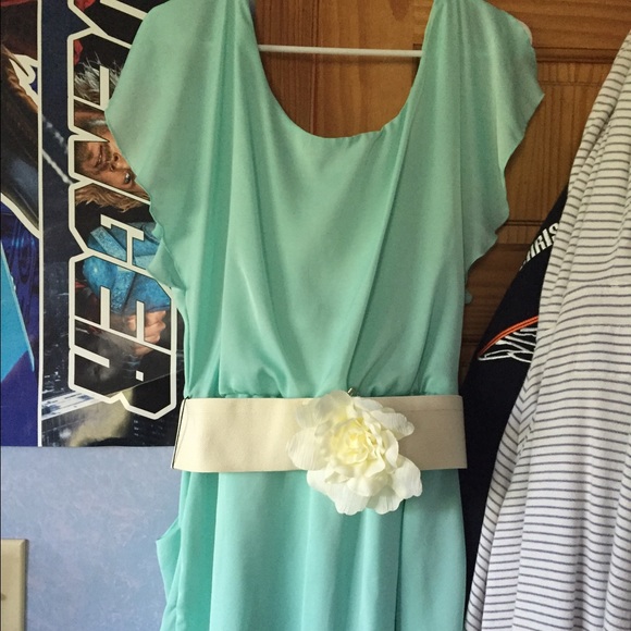 ❗️Final Price❗️Blue flowy dress w/detachable belt
