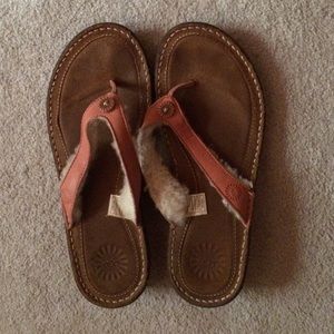Ugg flip flop