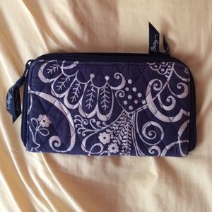 Vera Bradley zip wallet