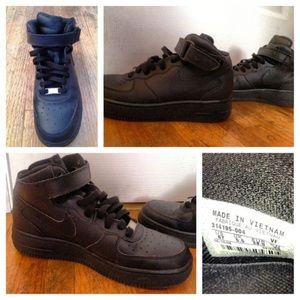 🔥👟 NIKE Black Hightop Air Sneakers