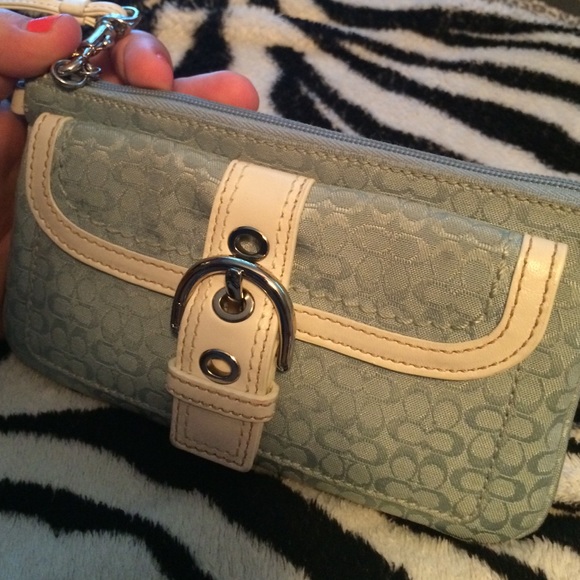 Brand New AUTHENTIC Coach Wristlet