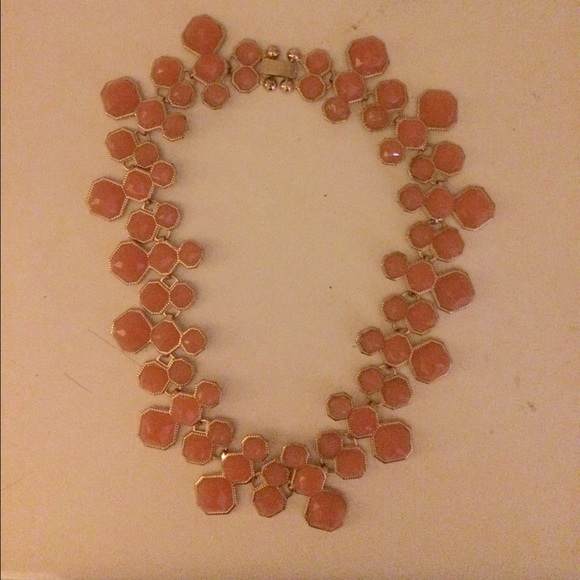 Forever 21 coral necklace