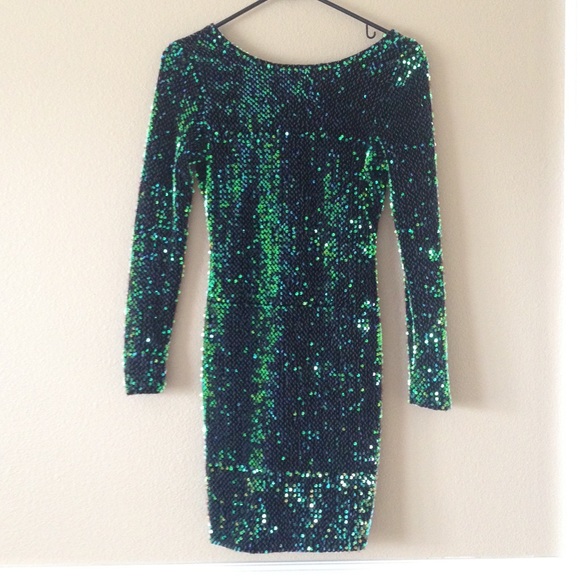 *SOLD* Green sequined/velvet dress - Picture 1 of 4