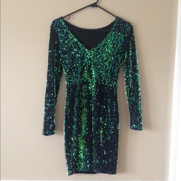 *SOLD* Green sequined/velvet dress - Picture 2 of 4