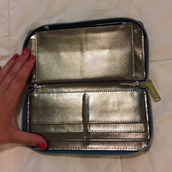 Steve Madden Turquoise Wallet - Picture 3 of 4