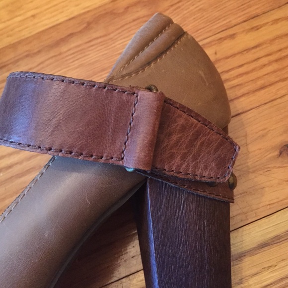 Leather Pumps - Picture 4 of 4