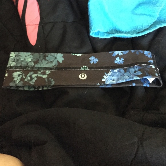 lululemon athletica Accessories - Floral headband