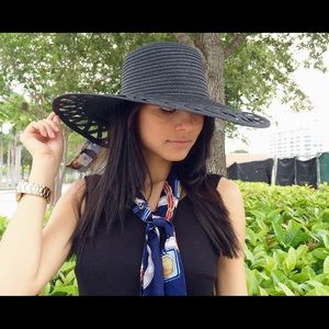 Black elegant beach hat