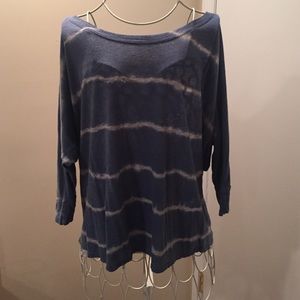 Pretty blue and white striped 3/4 sleeve shirt