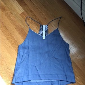 Special bundle 2 tanks and scarf Lululemon