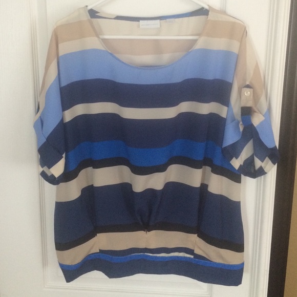 New York & company blouse. Size L - Picture 1 of 4