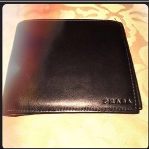 Black Leather Prada Saffiano Men's Bifold Wallet
