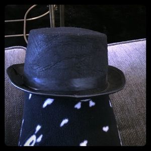 Black mini top hat