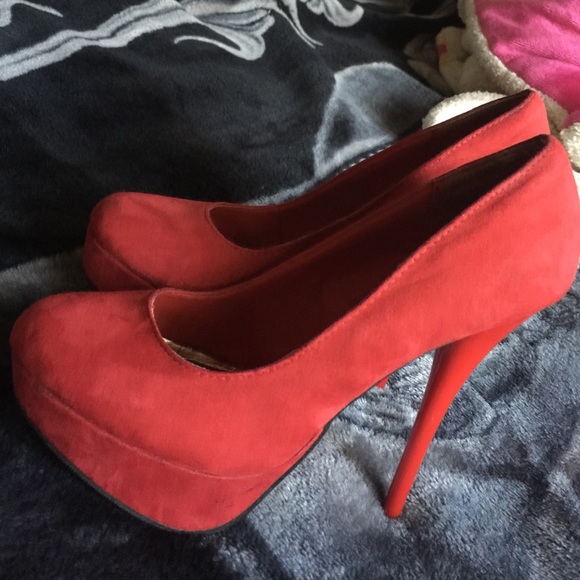 Red Heels - Picture 2 of 3