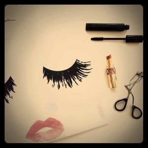 Long Lashes Beauty Face White Tee