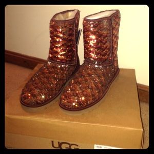 classic short Uggs w/ autm sequins