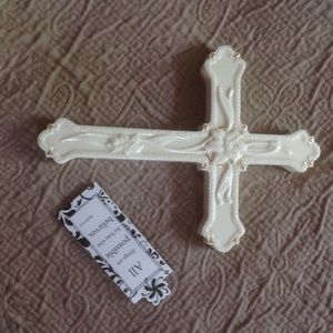 Lenox Lilly Cross. NWOT