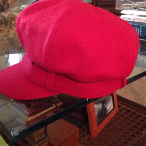 Women's hat - Picture 3 of 3