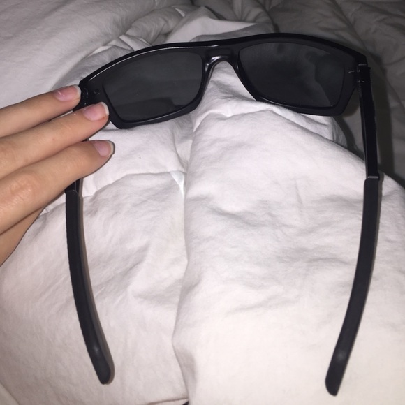Oakley sunglasses main image 3