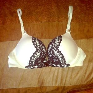 White w/ Blk Lace Victoria's Secret Push-up Bra