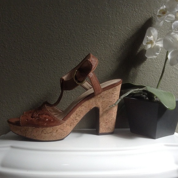 Adrienne Vittadini cognac cork sandals