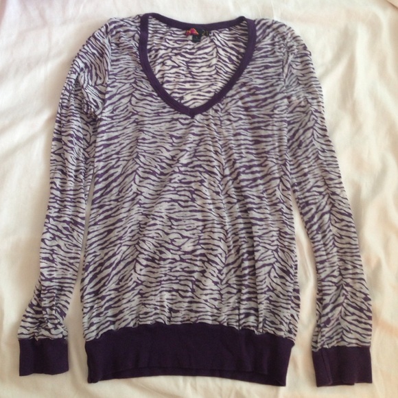 Long Sleeve V-Neck Top