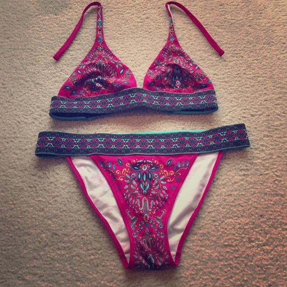 ⭐️NEW Without Tags!!⭐️Victoria's Secret Bikini!!🌺