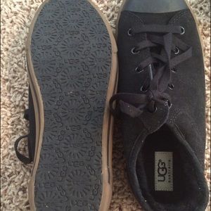 ugg tennis shoes👟