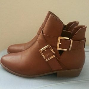 SALE! NEW Brown Cognac Booties
