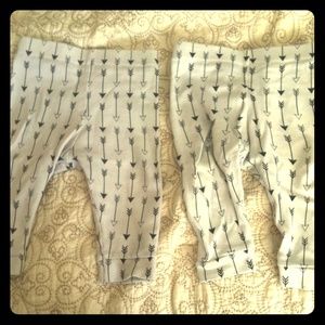 2 pairs of Baby leggings