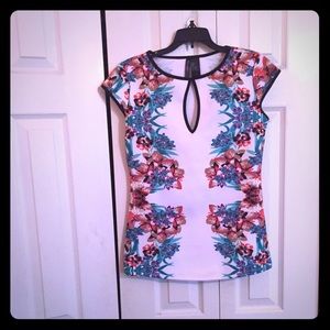 A great floral outfit, by Bisou Bisou!!!