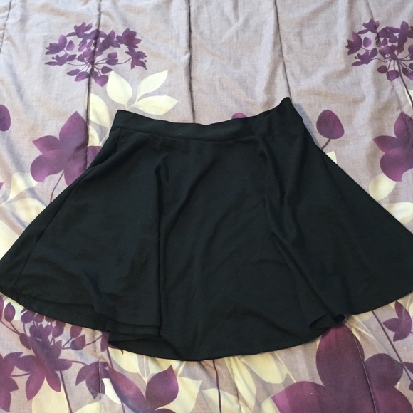 Black skater skirt