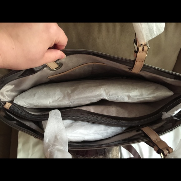 NEW michael kors monogram nickel set - Picture 2 of 4