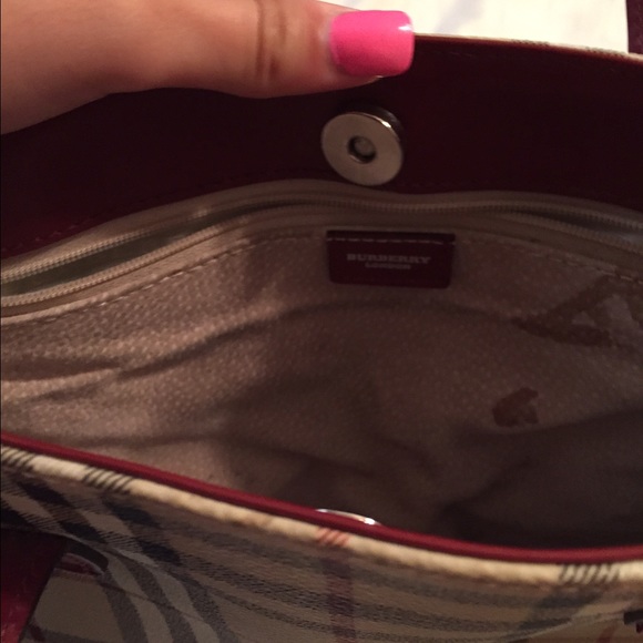 Burberry purse