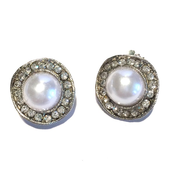 Jewelry - Clip on earrings