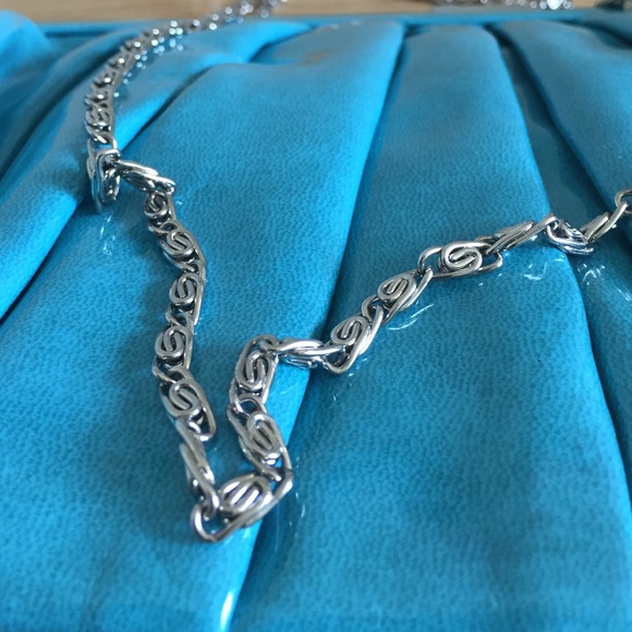 CLOSET CLEAROUT ‼️Gorgeous Chic clutch - Picture 2 of 3