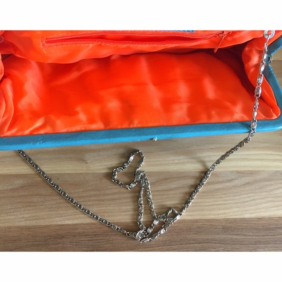 CLOSET CLEAROUT ‼️Gorgeous Chic clutch - Picture 3 of 3