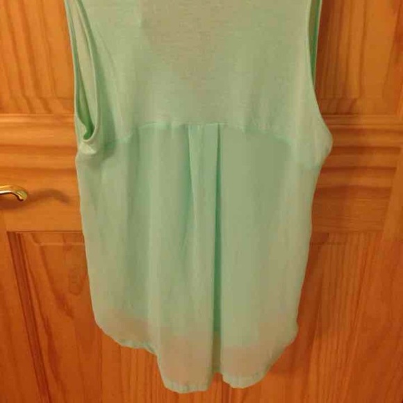 Collared tank - Picture 4 of 4