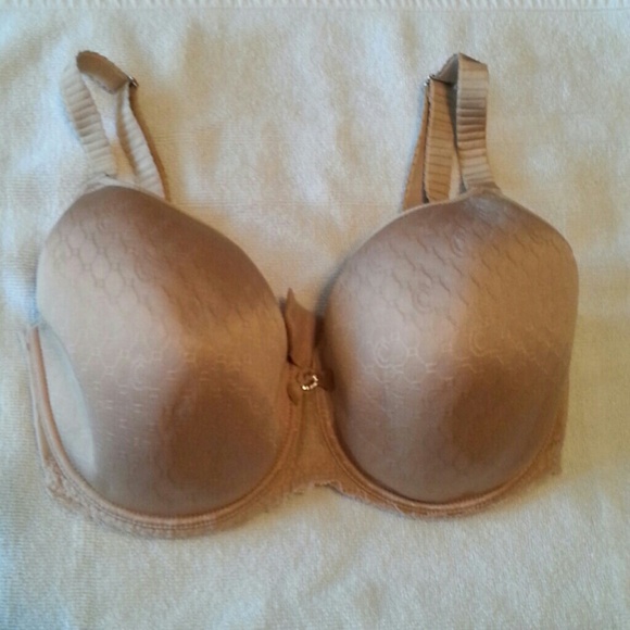 Beige Chantelle Bra (size 34 DDDD)