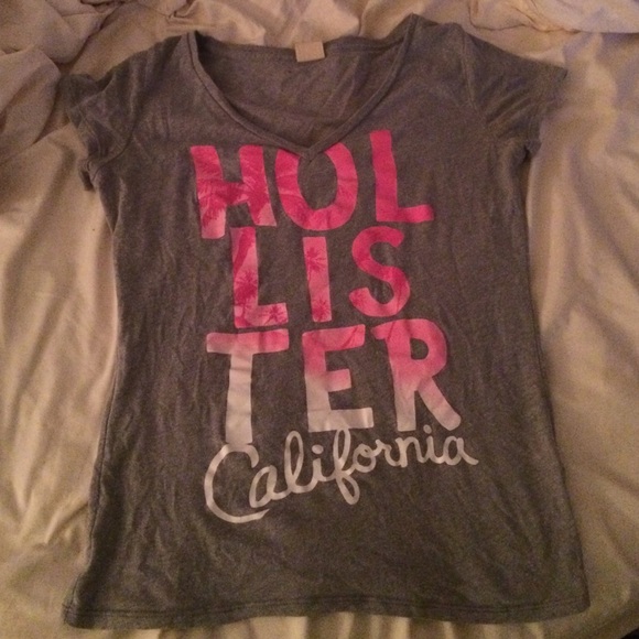 Hollister  V neck