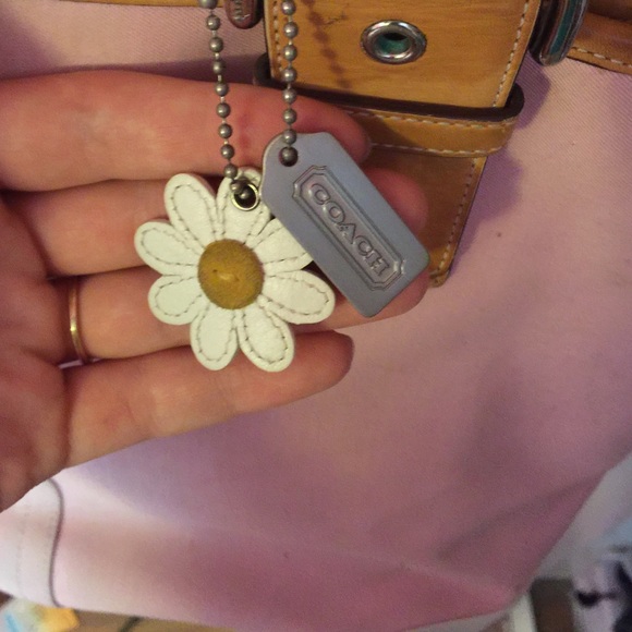 100% authentic large coach tote!! 💐 - Picture 2 of 4