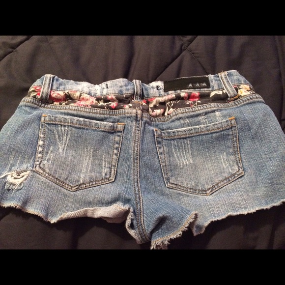 shorts - Picture 2 of 2