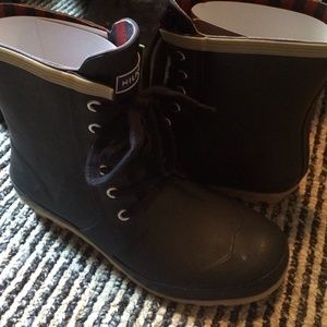 NEW! TOMMY HILFIGER renegade boots WOMENS size 9