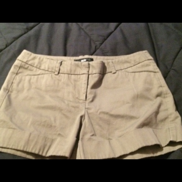 tan shorts - Picture 1 of 2