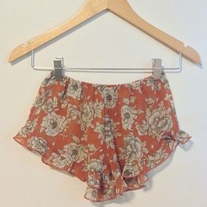 Brandy Melville • Vodi Shorts