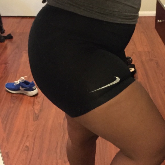 NO LONGER AVAILABLE SHORTS - Picture 4 of 4