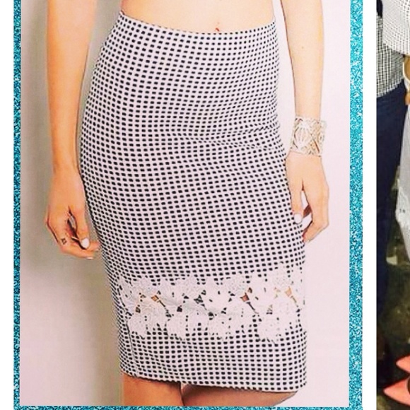 Set - Picture 3 of 4