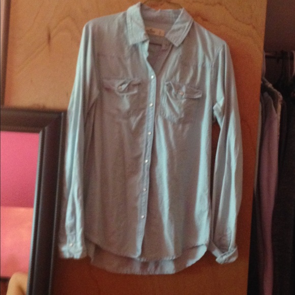 Light wash denim shirt never worn great condition