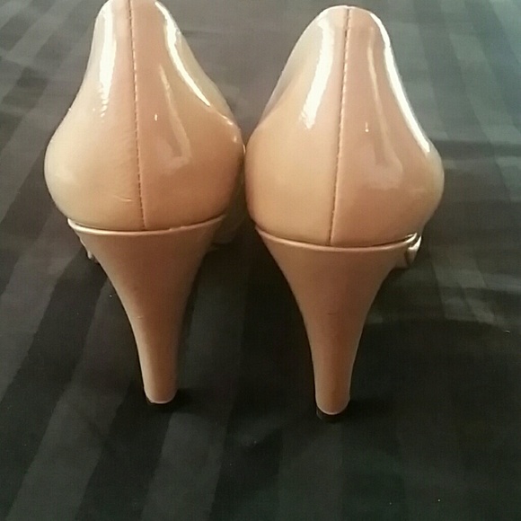 pumps - Picture 3 of 4