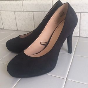 Brand new H&M plain black pumps